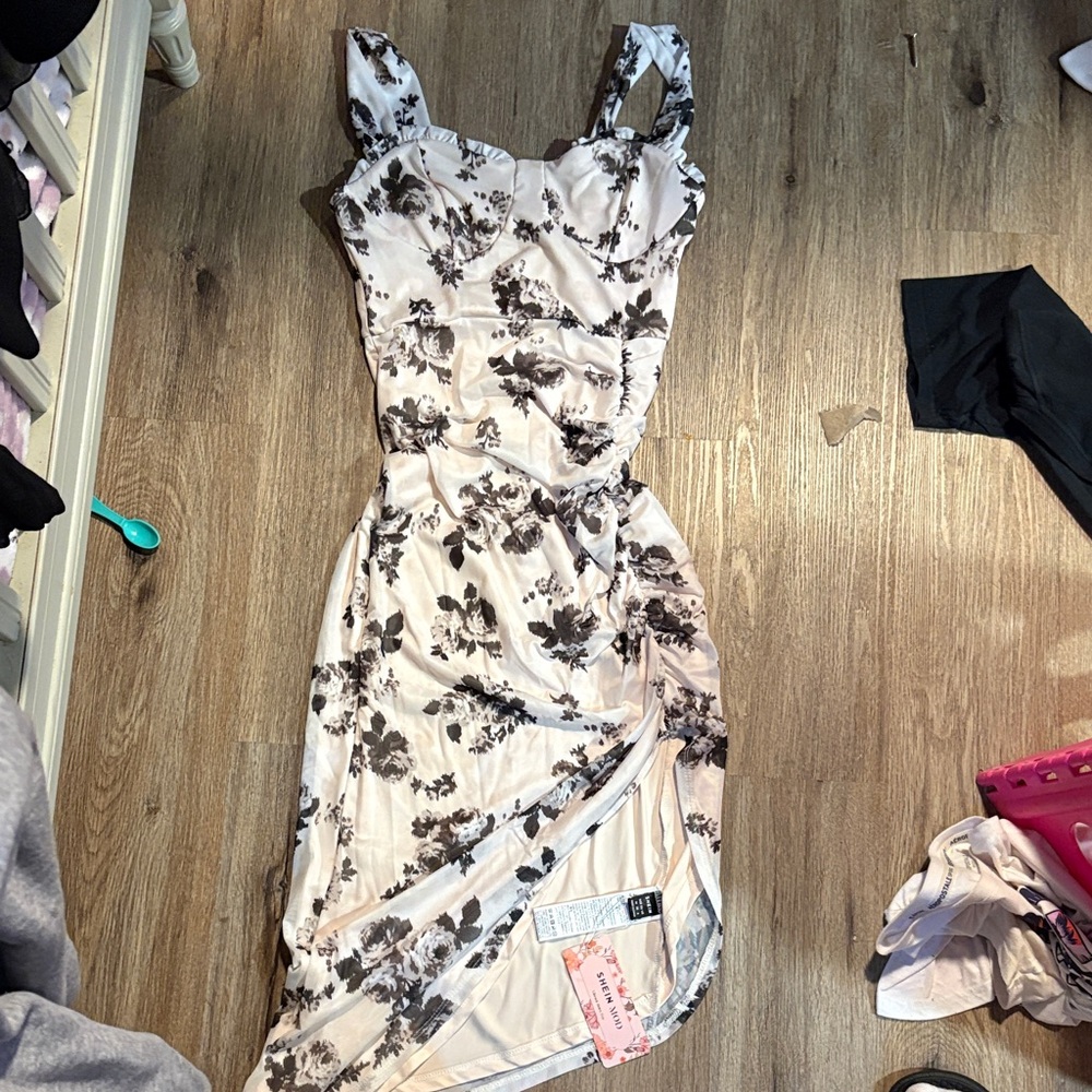 SHEIN Black and White Floral Asymmetrical Dress